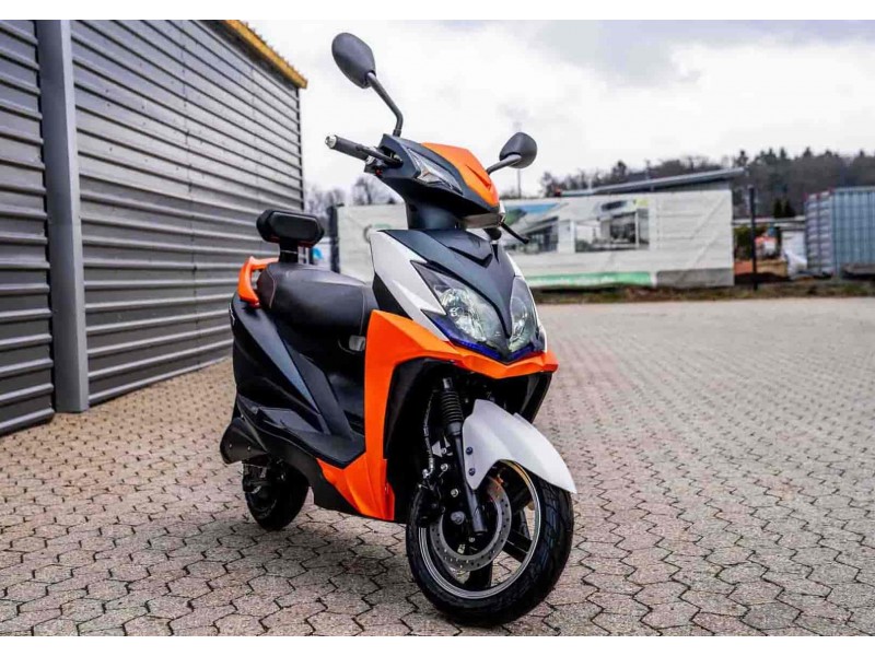 »FALCON« 50 km/h E-Moped, Lithium Akku, 3400 Watt - Orange