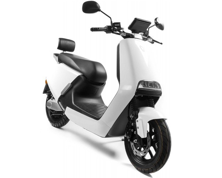 »Yadea G5 weiss« Elektroroller bis zu 60 km/h »Yadea G5 weiss« Elektroroller bis zu 60 km/h