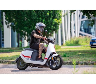 E-Motorroller Econelo ES1, 5000 W, 95 km/h